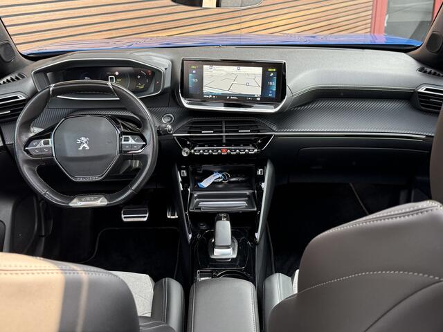 Peugeot e-2008 EV GT Pack 50 kWh Panodak / Camera / Stoelverwarming / Adapt. Cruise