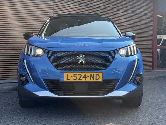 Peugeot e-2008 EV GT Pack 50 kWh Panodak / Camera / Stoelverwarming / Adapt. Cruise
