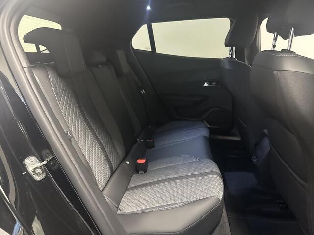 Peugeot e-2008 EV Allure 54 kWh | Climate control | Apple Carplay/Android Auto | Long Range!