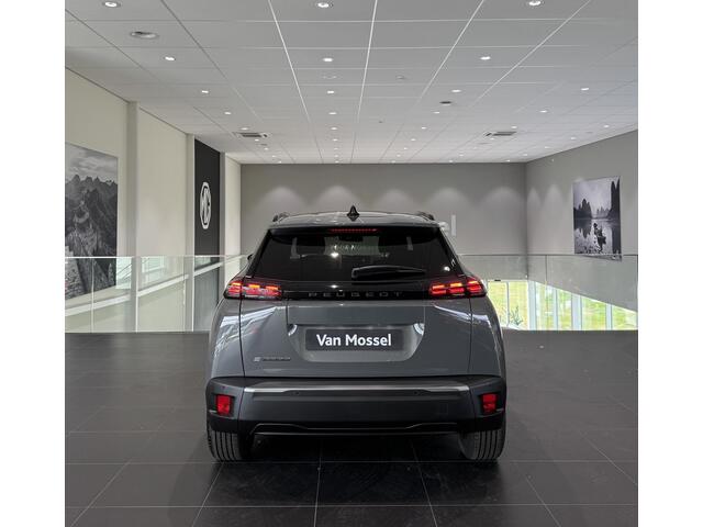Peugeot e-2008 EV Allure Avantage 54 kWh Climate Control | Full Map Navigatie | Apple Carplay/Android Auto | Keyless Entry | Parkeersensoren | Bekleding Half Leder | Direct uit Voorraad Leverbaar!