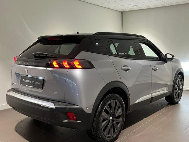 Peugeot e-2008 EV GT 50 kWh Climate Control | Elek. Verstelbare Stoelen + Geheugen & Verwarming | Full Map Navigatie | Apple Carplay / Android Auto | Camera | Parkeersensoren | Bekleding Half Leder / Alcantara
