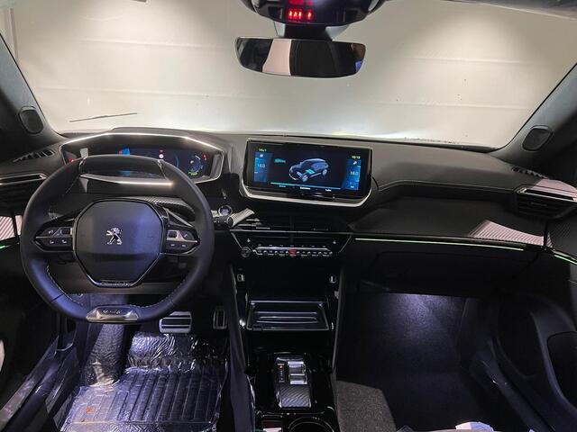 Peugeot e-2008 EV GT 50 kWh Climate Control | Elek. Verstelbare Stoelen + Geheugen & Verwarming | Full Map Navigatie | Apple Carplay / Android Auto | Camera | Parkeersensoren | Bekleding Half Leder / Alcantara