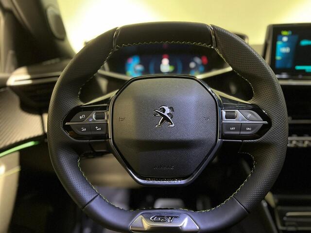 Peugeot e-2008 EV GT 50 kWh Climate Control | Elek. Verstelbare Stoelen + Geheugen & Verwarming | Full Map Navigatie | Apple Carplay / Android Auto | Camera | Parkeersensoren | Bekleding Half Leder / Alcantara