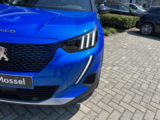 Peugeot e-2008 EV GT 50 kWh Climate Control | Voorstoelen Verwarmd | Full Map Navigatie | Apple Carplay / Android Auto | Camera | Parkeersensoren | Bekleding Half Leder/Alcantara