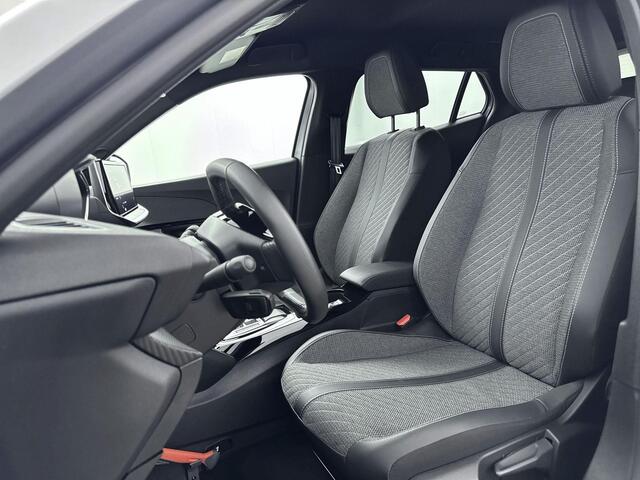 Peugeot e-2008 EV Allure Avantage 54 kWh | Accu 98% | Dodehoek detectie | Navigatie | Climate control | Drive assist |