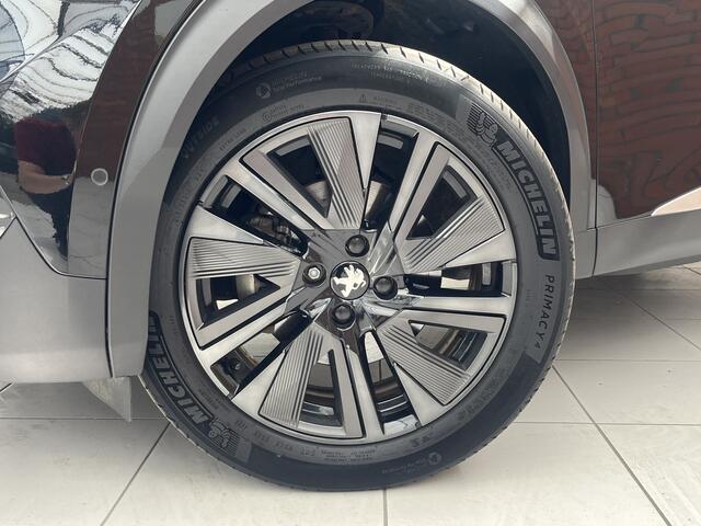 Peugeot e-2008 EV GT Pack 50 kWh | Schuifdak | Stoelverarming | Keyless | Adaptive Cruise Control | Carplay/Android Auto |