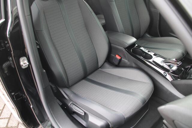 Peugeot e-2008 EV Allure 50 kWh Airco Camera Carplay SOH 91,8% Dealer onderhouden