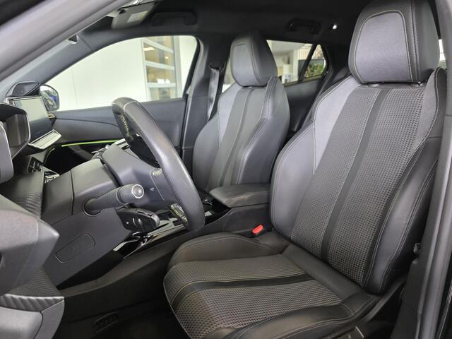 Peugeot e-2008 EV GT 50 kWh | NL-Auto | Stoelverwarming | Apple Carplay & Android Auto