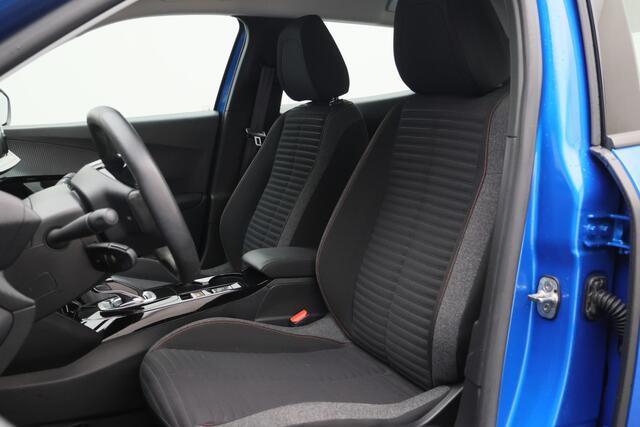 Peugeot e-2008 EV Active Pack 50 kWh SOH 90%, Camera, Apple Carplay, Climate, Cruise, PDC