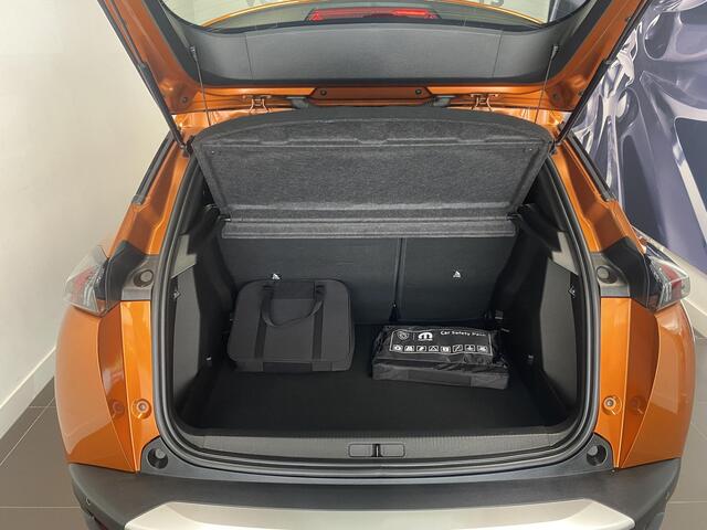 Peugeot e-2008 EV Active Pack 50 kWh | Apple Carplay & Android Auto | 16 inch Licht metalen velgen | Airco