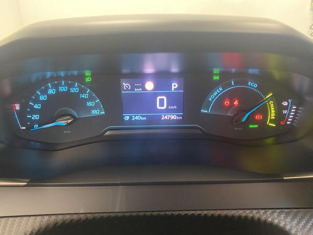 Peugeot e-2008 EV Active Pack 50 kWh | Apple Carplay & Android Auto | 16 inch Licht metalen velgen | Airco