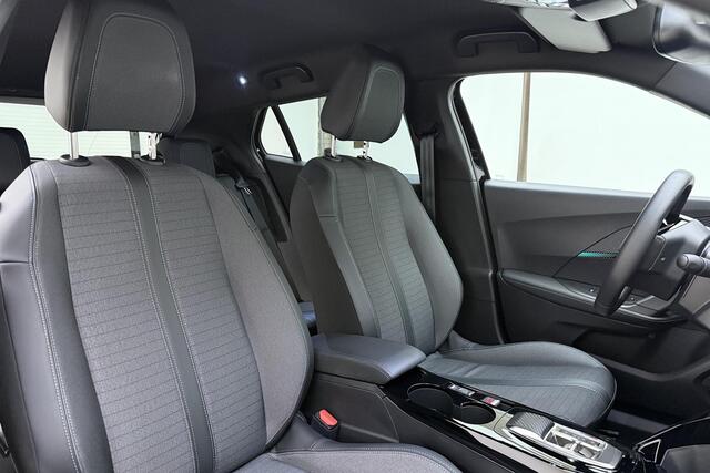 Peugeot e-2008 EV Allure Pack 50 kWh | Apple carplay/Android auto | Adaptive cruise | Climate control | Lichtmetalen velgen 17'' |