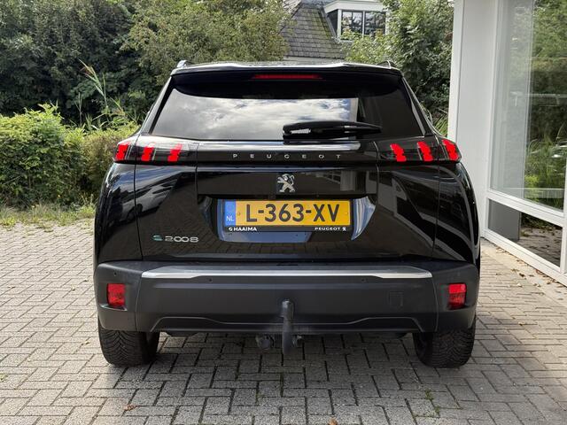 Peugeot e-2008 EV Blue Lease Allure 50 kWh | Achteruitrijcamera | Navigatie | Trekhaak voor fietsendrager | Navigatie | Cruise Control