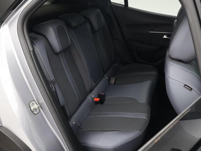 Peugeot e-2008 EV ALLURE 50 kWh + CAMERA | LED | CARPLAY | STOELVERW.