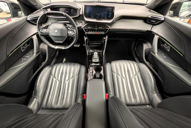 Peugeot e-2008 EV GT 50kWh 3-Fase SOH 90% Panorama Leer