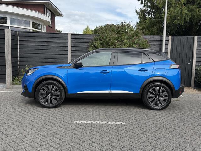 Peugeot e-2008 GT Pack 50 kWh 136PK Automaat Navigatie, Achteruitrijcamera, Keyless, Panoramadak, Apple Carplay, Android Auto