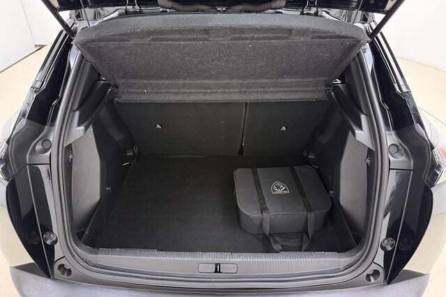 Peugeot e-2008 EV Active 50 kWh | Climate Control | Cruise Control | Apple Carplay & Android Auto | Keyless Start | Parkeersensoren achter