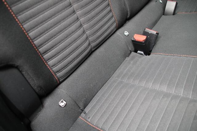 Peugeot e-2008 EV Active 50 kWh Automaat Airco Cruise Carplay 32.840km dealer onderhouden