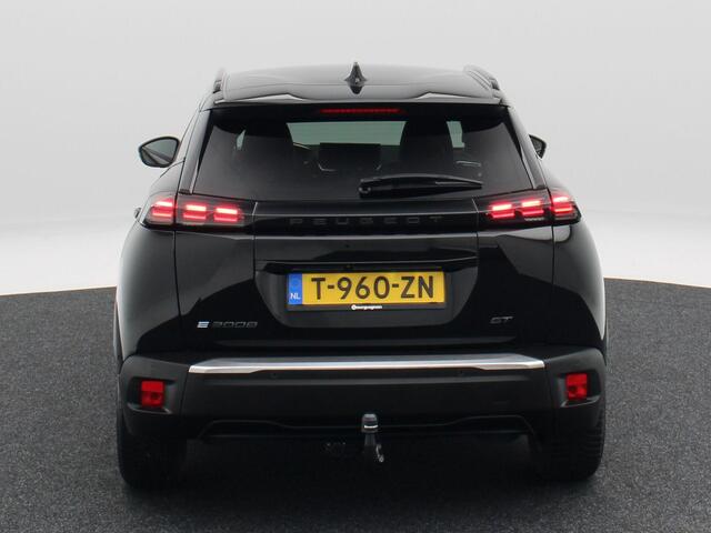 Peugeot e-2008 EV GT 54 kWh 156 Pk | Nieuw Model | Adaptive Cruise | 360 Camera | Trekhaak | Navigatie | CarPlay | Warmtepomp | Full LED | 17 Inch | 50.078 Km !!