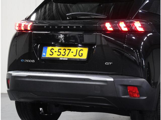 Peugeot e-2008 EV GT Pack 50 kWh 136PK | 1ste eigenaar | AppleCarPlay/AndroidAuto | ACCU 98% | Climate Control | Adaptive Cruise Control | Camera | FULL LED | Navigatie | LMV | Parkeersensoren | Privacy Glass | Isofix | Sfeerverlichting | Stoelverwarming |