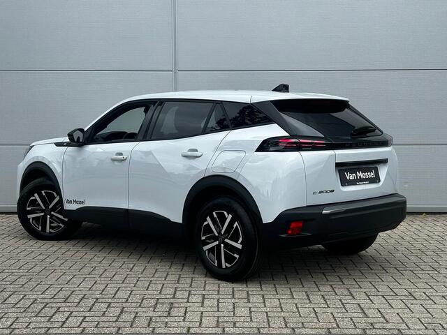 Peugeot e-2008 EV Business 54 kWh | 3 fase lader | Camera | Cruise Control | Apple Carplay/Android Auto