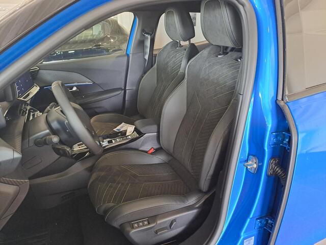Peugeot e-2008 EV GT Avantage 54 kWh 17% BIJTELLING | DIRECT LEVERBAAR | AUTOMAAT | STOELVERWARMING | ALCANTARA | MASSAGESTOEL