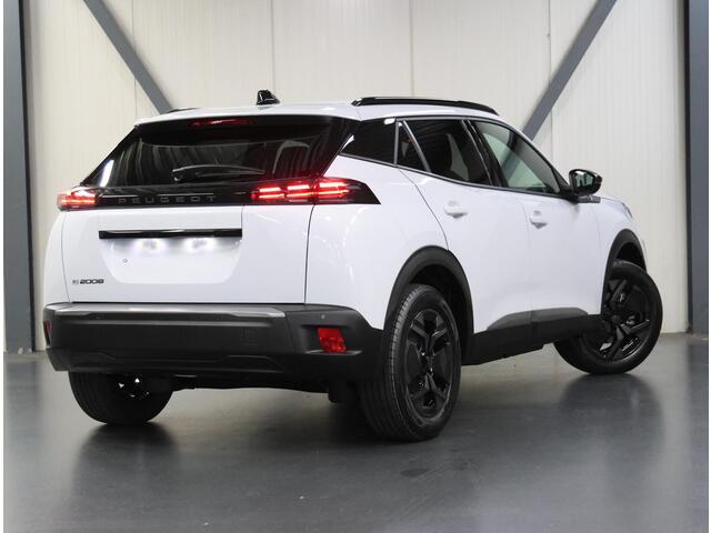 Peugeot e-2008 EV Envy 54 kWh | 8 jaar garantie | Navigatie | Achteruitrijcamera | Apple CarPlay / Android Auto |
