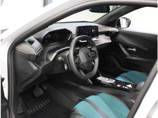 Peugeot e-2008 EV Envy 54 kWh | 8 jaar garantie | Navigatie | Achteruitrijcamera | Apple CarPlay / Android Auto |
