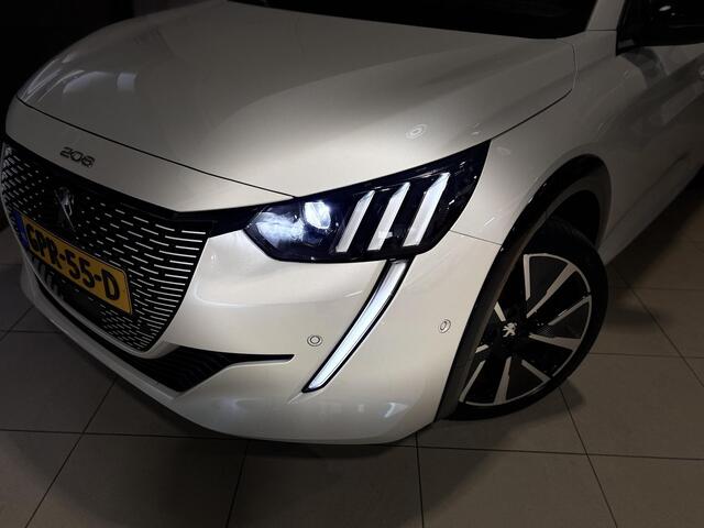 Peugeot e-208 5-deurs GT EV 3-FASEN 50kWh 136pk AUTOMAAT | PANODAK | NAVI | STOELVERW. | CAMERA | DODEHOEKBEW. | BLACK DIAMOND | DAB+ | LM-VELGEN 17" |