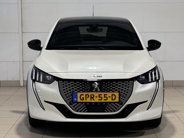 Peugeot e-208 5-deurs GT EV 3-FASEN 50kWh 136pk AUTOMAAT | PANODAK | NAVI | STOELVERW. | CAMERA | DODEHOEKBEW. | BLACK DIAMOND | DAB+ | LM-VELGEN 17" |