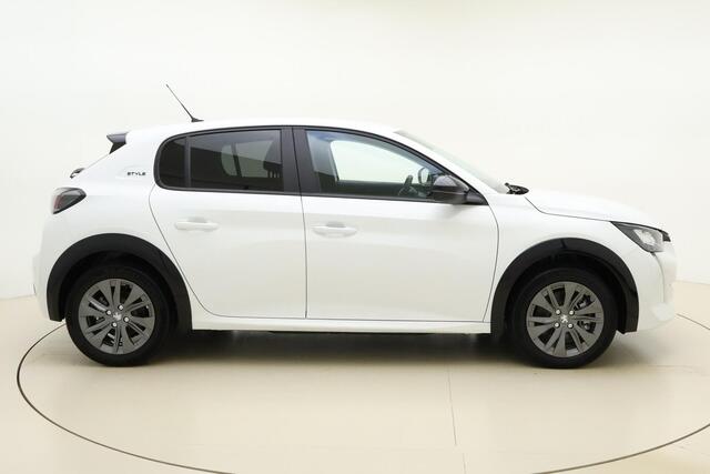 Peugeot e-208 EV E-Style 50 kWh 100% Elektrisch | 3-Fasen | Camera | Navigatie | Cruise Control | Bluetooth | Licht metalen velgen | Voorraad | 1e eigenaar |