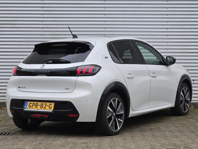 Peugeot e-208 5-deurs GT EV 3-FASEN 50kWh 136pk AUTOMAAT | PANODAK | NAVI | STOELVERW. | ADAPTIVE CRUISE | CAMERA | DODEHOEKBEW. | DAB+ | LM-VELGEN 17" |