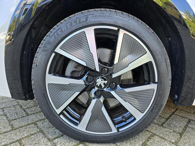 Peugeot e-208 5-deurs GT EV 3-FASEN 50kWh 136pk AUTOMAAT | PANODAK | NAVI | STOELVERW. | ADAPTIVE CRUISE | CAMERA | DODEHOEKBEW. | DAB+ | LM-VELGEN 17" |