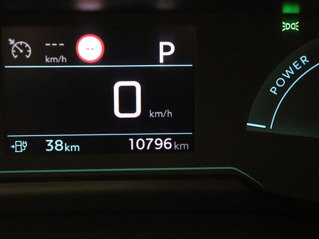 Peugeot e-208 EV Allure 50 kWh | Stoelverwarming | Parkeerhulp V+A | Keyless | Navigatie |