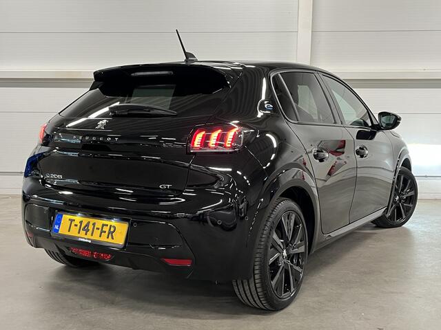 Peugeot e-208 EV GT 350 50 kWh Automaat | Safety Plus Pack | Verwarmde stoelen | Dodehoek sensor