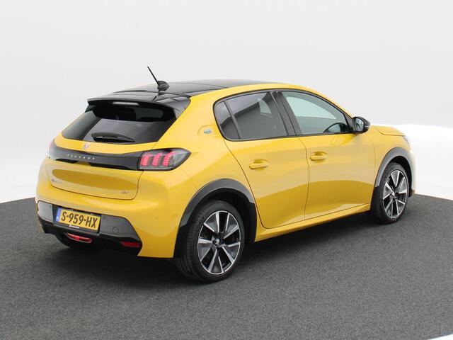 Peugeot e-208 EV GT 350 50 kWh Automaat | Full LED | Panoramadak | Stoelverwarming | Camera | Navigatie | 33.064 Km!!