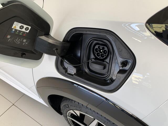 Peugeot e-208 EV GT 51 kWh Navigatie | Dodehoekdetectie | 360 camera | Android auto / Apple carplay | Adaptive cruise control