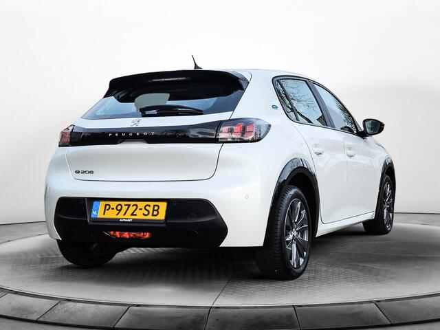 Peugeot e-208 EV Active Pack 50 kWh 1-Eig. & Dealer-Onderh. BOVAG-Garantie. NL-Auto. Navigatie/Apple-Carplay/Android-Auto, L.M.Velgen, Parkeer-Sensoren-V+A, DAB, Cruise-Control, Parelmoer-Lak,