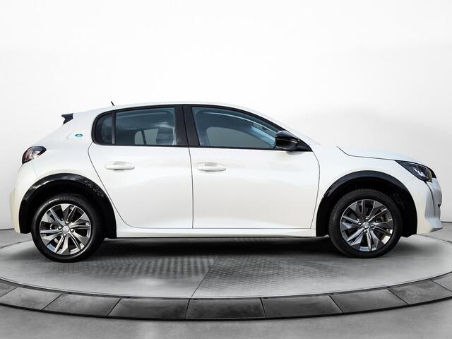 Peugeot e-208 EV Active Pack 50 kWh 1-Eig. & Dealer-Onderh. BOVAG-Garantie. NL-Auto. Navigatie/Apple-Carplay/Android-Auto, L.M.Velgen, Parkeer-Sensoren-V+A, DAB, Cruise-Control, Parelmoer-Lak,