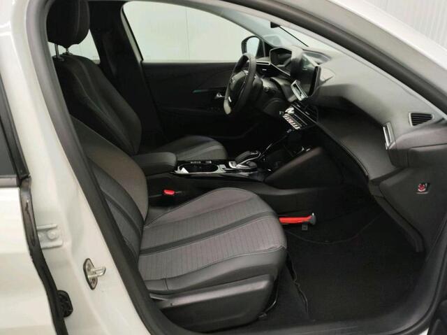 Peugeot e-208 EV Allure Pack 50 kWh (136 PK) 2e-Eig. & Dealer-Onderh. BOVAG-Garantie, NL-Auto. Navigatie/Apple-Carplay/Android-Auto, L.M.Velgen, Achteruitrijcamera, DAB, Licht-Zicht-Pakket, Parelmoer, Privacy-Glas