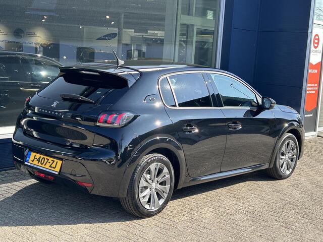 Peugeot e-208 EV Allure Pack 50 kWh, | 100% Elektrisch | Navigatie | LED Verlichting | DAB | Keyless Start | Camera | Lichtmetalen Velgen | Cruise Control | Climate Control.
