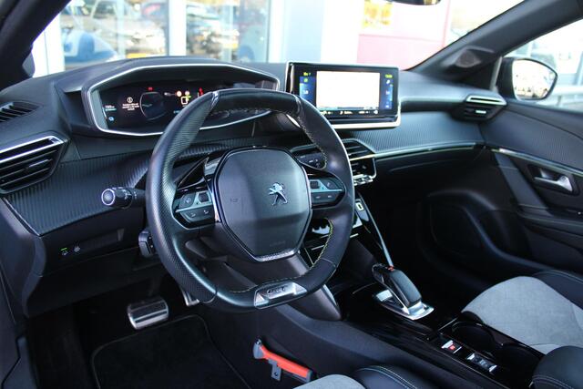 Peugeot e-208 EV GT PACK 136PK 50 kWh 3-FASE | PANORAMA DAK | ACHTERUITRIJ CAMERA | APPLE CARPLAY/ANDROID AUTO | PARKEERSENSOREN VOOR EN ACHTER | NAVIGATIE | FULL LED KOPLAMPEN | ALCANTARA BEKLEDING | KEYLESS ENTRY/START | 17" LICHTMETALEN VELGEN | DODEHOE DETECTIE | D