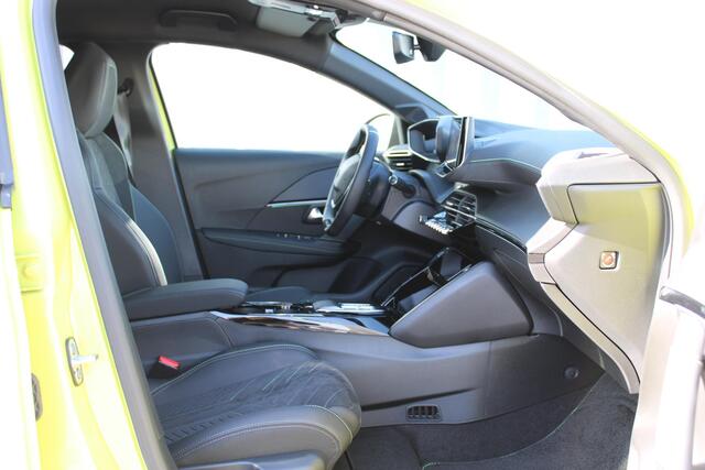 Peugeot e-208 EV GT 51 kWh 156 PK Warmtepomp/ Navigatie / Alcantara / Range 410