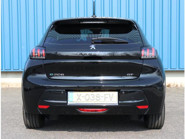 Peugeot e-208 EV GT 50 kWh 136PK | AppleCarPlay/AndroidAuto | Stoelverwarming | Halfleer | FULL LED | Achteruitrijcamera | 17"LMV |