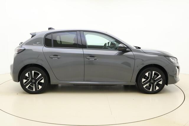 Peugeot e-208 EV Allure 51 kWh 156 Pk | 400km Actieradius WLTP | 16" Lichtmetalen velgen 'ELBORN' | 8 jaar fabrieksgarantie of 160.000 kilometer op het accupakket | Adaptieve cruise control met Stop&Go functie
