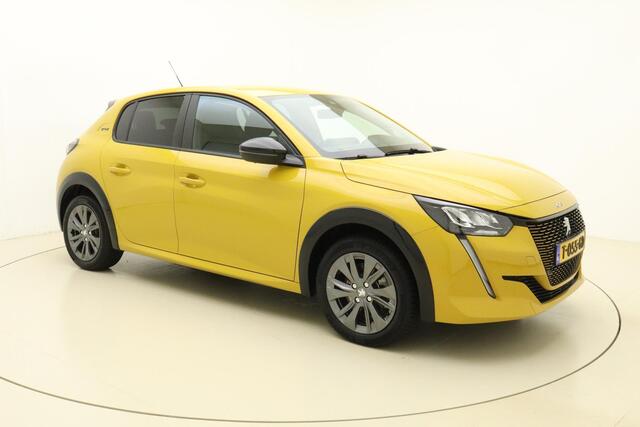 Peugeot e-208 EV Style 50 kWh | Navigatie | LED Koplampen | Camera | 16'' LM Velgen | 1e Eigenaar |