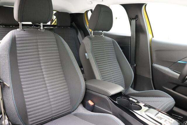 Peugeot e-208 EV Style 50 kWh | Navigatie | LED Koplampen | Camera | 16'' LM Velgen | 1e Eigenaar |