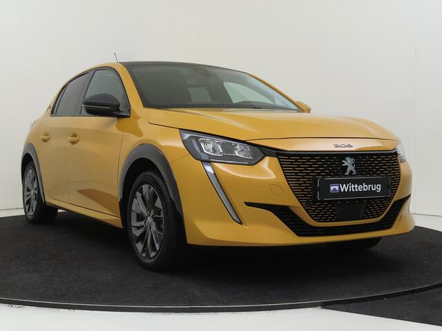 Peugeot e-208 EV Allure Pack 50 kWh | Parkeercamera | Carbon look dak