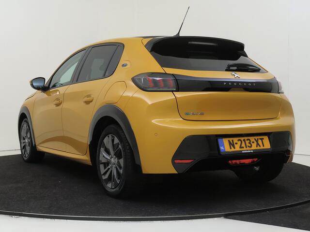 Peugeot e-208 EV Allure Pack 50 kWh | Parkeercamera | Carbon look dak