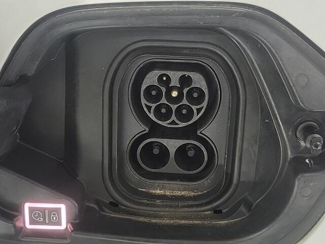 Peugeot e-208 EV Active Pack 50 kWh (136 PK) 1e-Eig. & Dealer-Onderh. BOVAG-Garantie. NL-Auto. Navigatie/Apple-Carplay/Android-Auto, Cruisecontrol, Keyless-Start, Parkeersensoren, Licht-Zicht-Pakket, Lm-Velgen-16Inch, Privacy-Glas